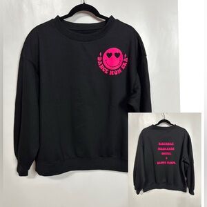 Black crewneck sweatshirt with a pink "Dance Mom Era" graphic size M